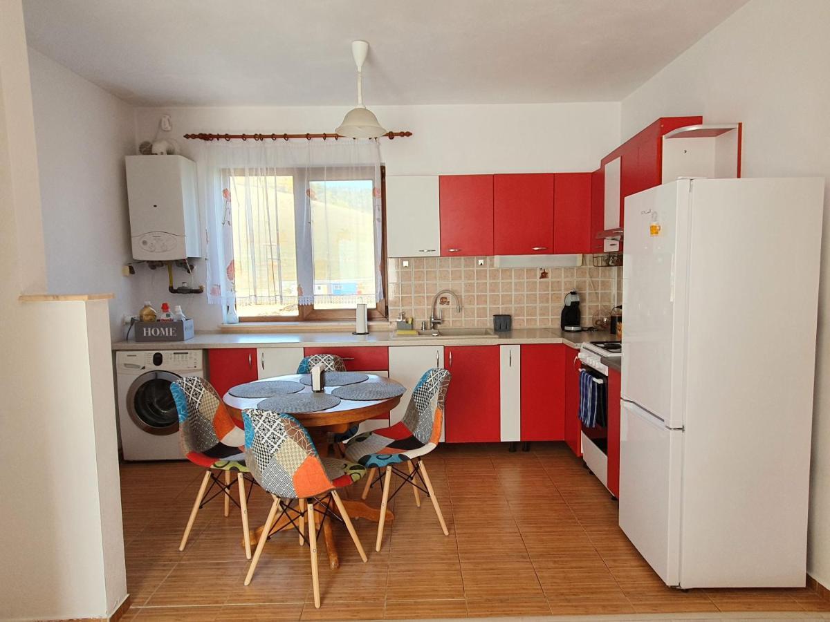 Ferienwohnung Apartament La Casa In Curte Comuna Codlea Exterior foto
